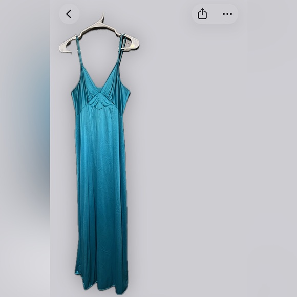 Vanity Fair Maxi Dress - Picture 2 of 7